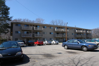 Parkside Apartments in East Lansing, MI - Building Photo - Building Photo