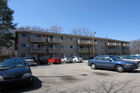 Parkside Apartments in East Lansing, MI - Building Photo - Building Photo