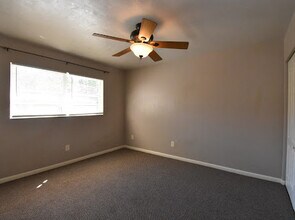 2351 SW 32 Pl, Unit #2 in Gainesville, FL - Building Photo - Building Photo