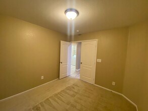 3408 Conterra Park Ave in North Las Vegas, NV - Foto de edificio - Building Photo