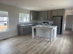 160 Rosewood Ave in Raeford, NC - Building Photo - Building Photo