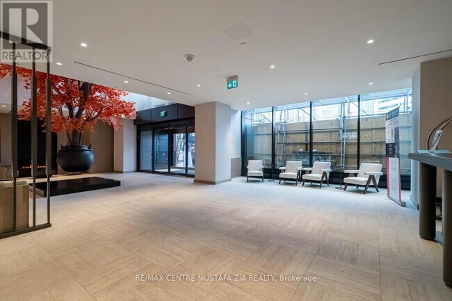 4015 The Exchange in Mississauga, ON - Building Photo - Building Photo