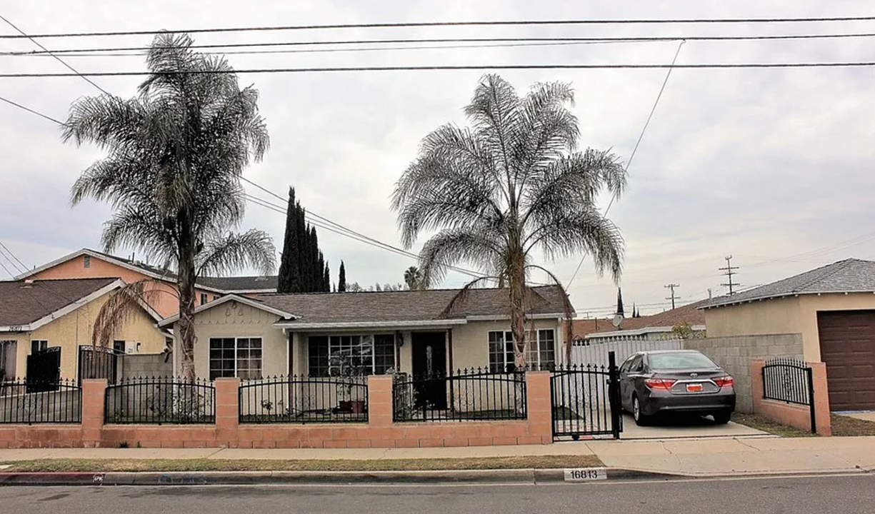 16813 S New Hampshire Ave in Gardena, CA - Foto de edificio