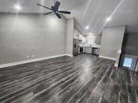 5258 N Plumthicket St in Wichita, KS - Building Photo