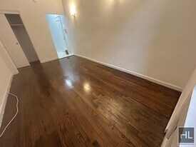 EAST 89 St in New York, NY - Building Photo