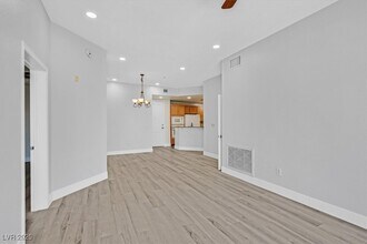 31 E Agate Ave in Las Vegas, NV - Building Photo - Building Photo