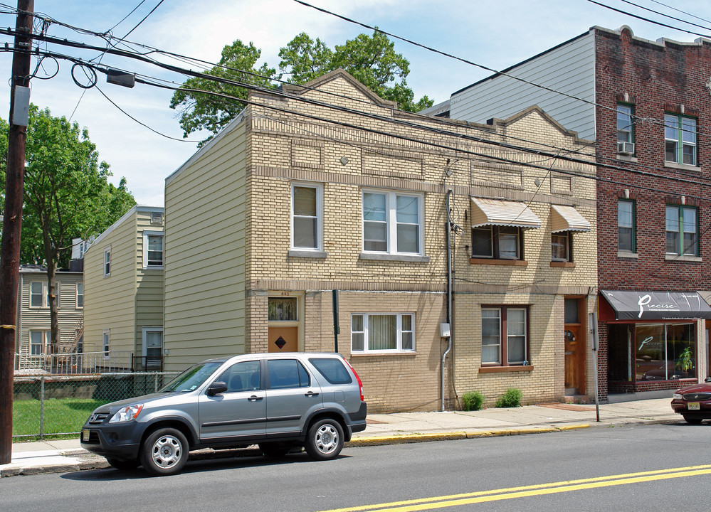 440 Commercial Ave in Cliffside Park, NJ - Building Photo