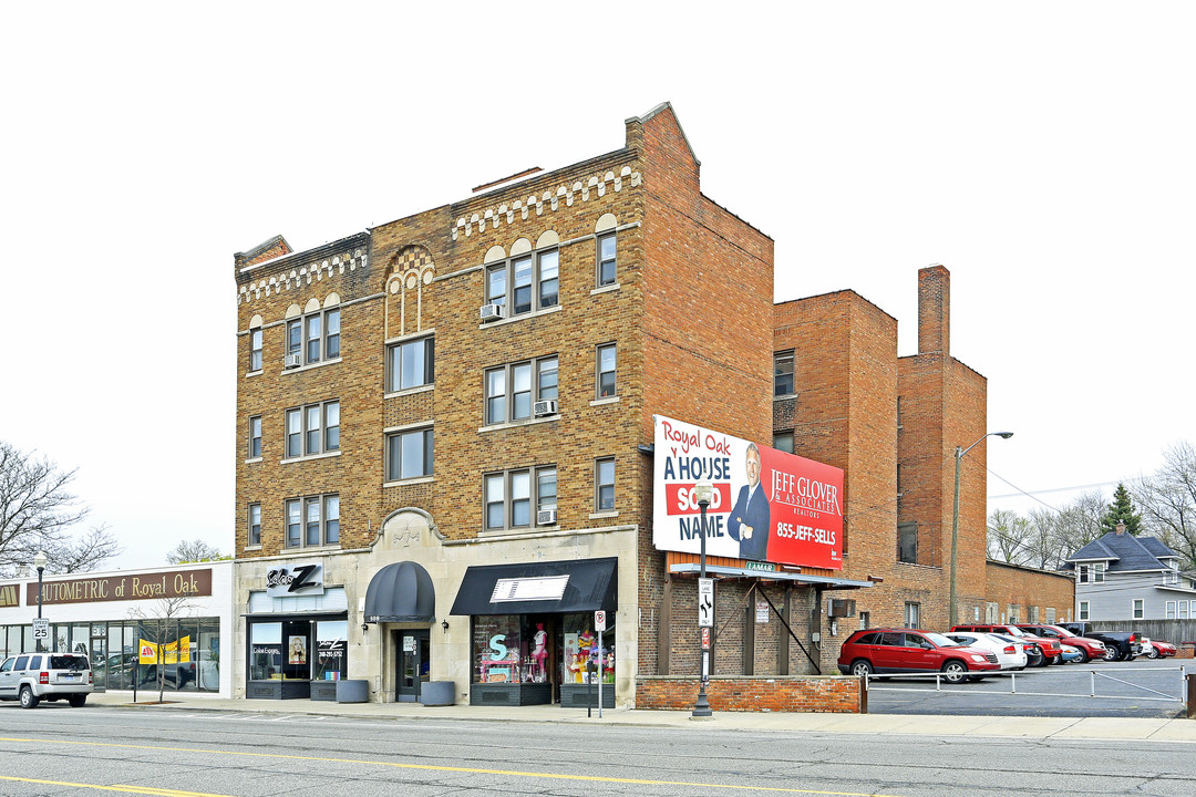 806-810 N Main St in Royal Oak, MI - Building Photo