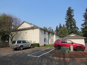 Powell Station Apartments in Portland, OR - Building Photo - Building Photo