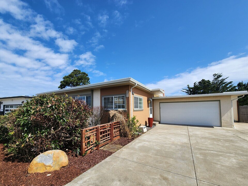 202 Alta Loma Dr in South San Francisco, CA - Building Photo