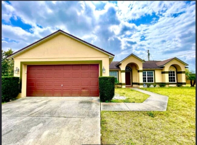 1373 Bailey Ave in Deltona, FL - Building Photo - Building Photo