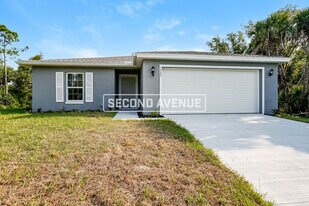 17424 Poston Ave in Port Charlotte, FL - Building Photo