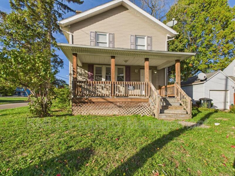 903 Donald Ave in Akron, OH - Building Photo