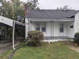 715 Carson St, Unit Carson St in Greeneville, TN - Building Photo