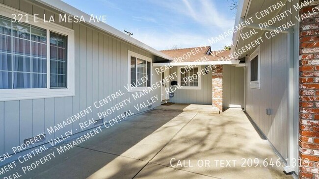 321 E La Mesa Ave in Stockton, CA - Building Photo - Building Photo