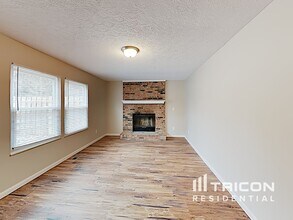 8247 Quetico Dr in Indianapolis, IN - Building Photo - Building Photo