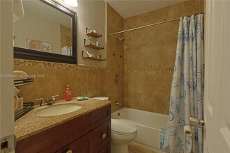 4147 W 8th Ave in Hialeah, FL - Building Photo - Building Photo