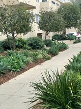 1030 Idaho Ave in Santa Monica, CA - Foto de edificio - Building Photo