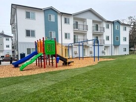 Swan Grove Apartments in Lakewood, WA - Building Photo