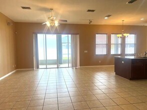 20012 Daytona Way in Tampa, FL - Building Photo - Building Photo