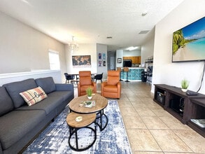 2761 Oakwater Dr in Kissimmee, FL - Building Photo - Building Photo