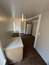 271 E Lambert St in San Antonio, TX - Building Photo - Building Photo