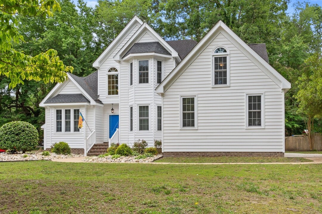4701 Harlequin Way in Chesapeake, VA - Foto de edificio