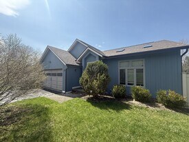 23 Mallards Landing S in Waterford, NY - Building Photo