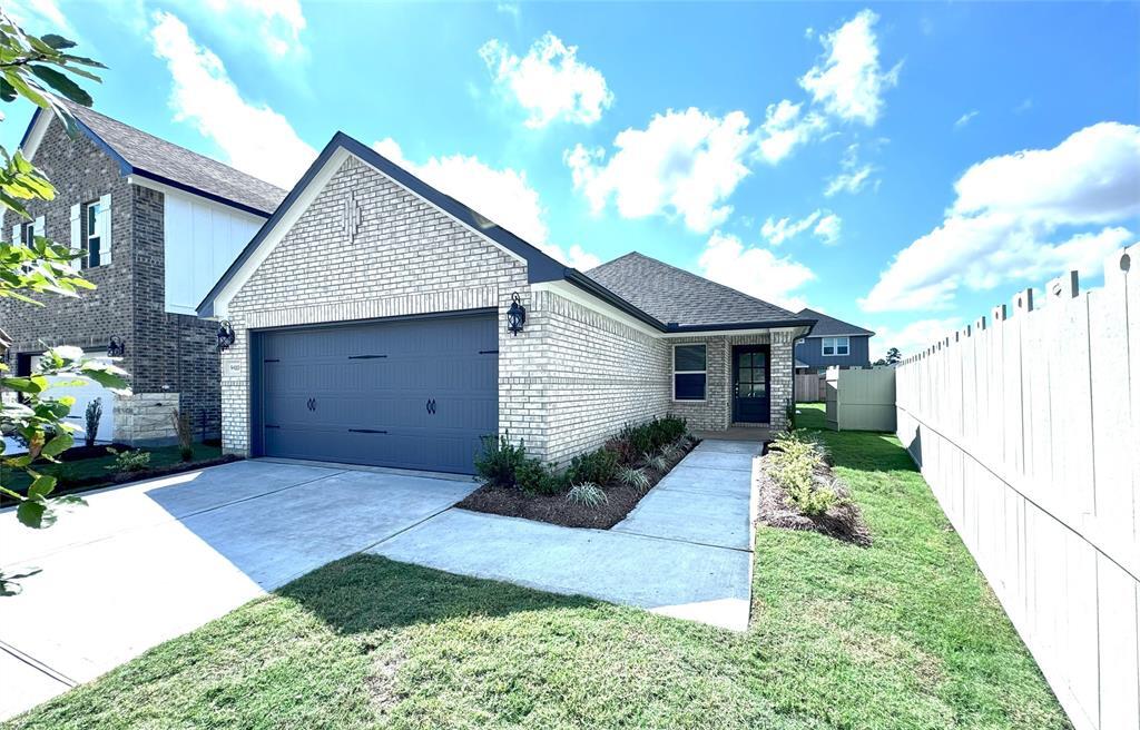 9410 Herons Preserve in Shenandoah, TX - Building Photo