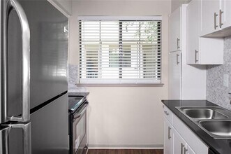 4708 Abbott Ave in Dallas, TX - Foto de edificio - Building Photo