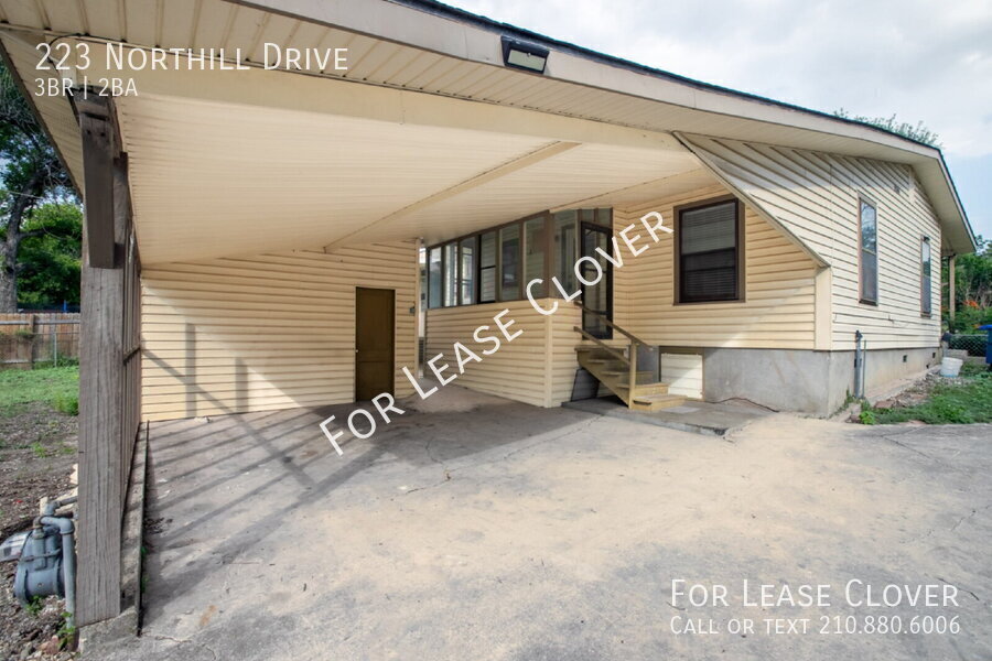 223 Northill Dr in San Antonio, TX - Building Photo