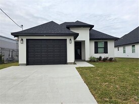 99 Carolyn Dr in Destrehan, LA - Building Photo