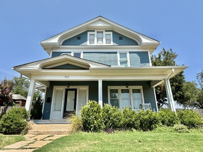 property at 711 NW 26th St