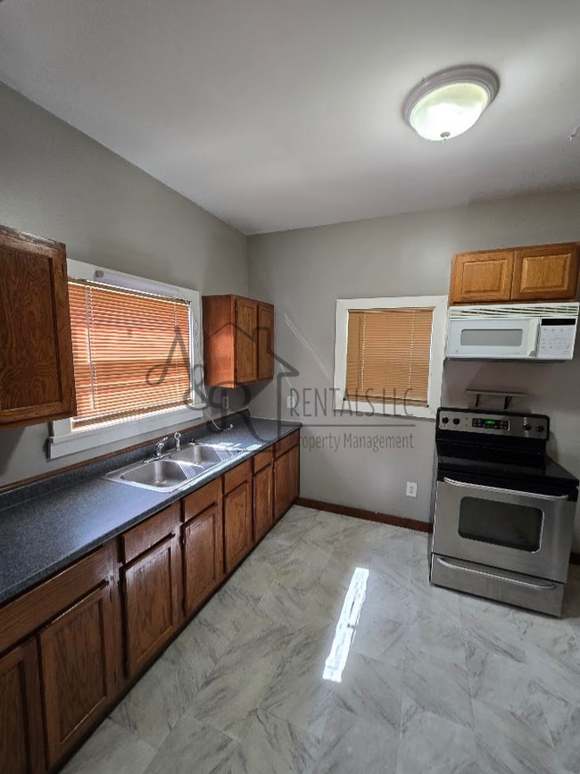 103 E 17th St in Pittsburg, KS - Building Photo - Building Photo