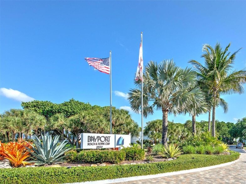 739 Bayport Way, Unit 739 in Longboat Key, FL - Building Photo