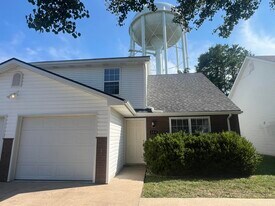 302 Nikki Way in Columbia, MO - Building Photo