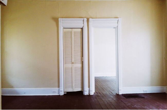 878 Prospect Ave, Unit Rear Upper in Buffalo, NY - Building Photo - Building Photo