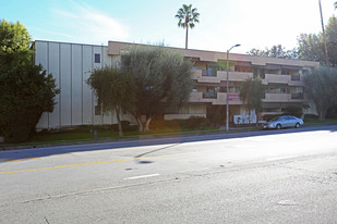 Encino Voltaire Apartments