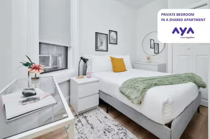 321 W 42nd St in New York, NY - Building Photo
