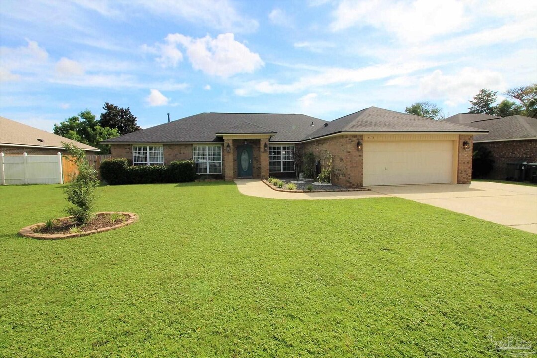616 Buoy Dr in Pensacola, FL - Building Photo