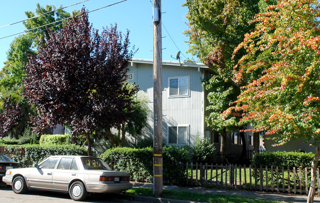 2813 Apple Valley Ln in Santa Rosa, CA - Building Photo - Building Photo