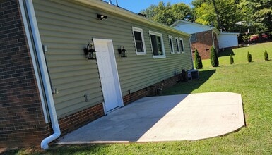 1789 Hausman Dr in Winston-Salem, NC - Building Photo - Building Photo