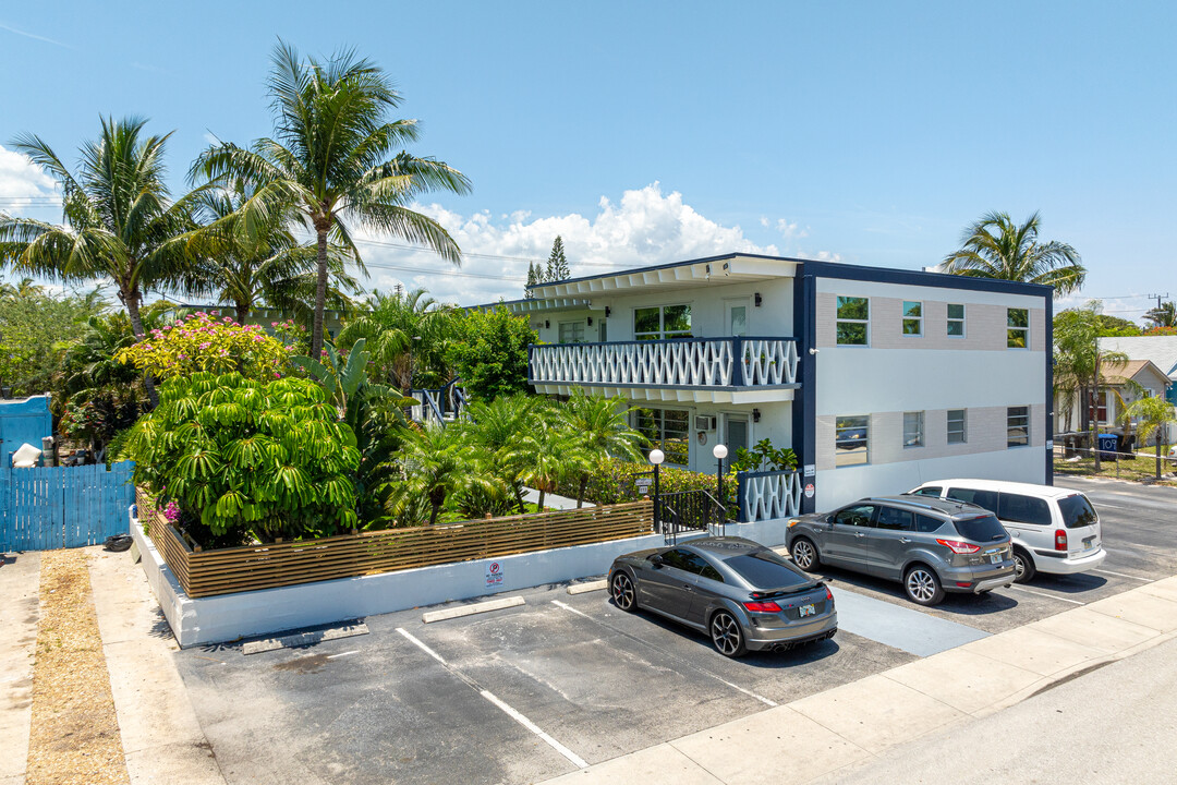 Laurel Villa in Lake Worth, FL - Foto de edificio