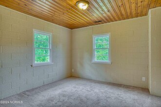 705 Riggs Rd in Hubert, NC - Building Photo - Building Photo