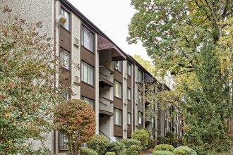 The Glen in Falls Church, VA - Foto de edificio - Building Photo