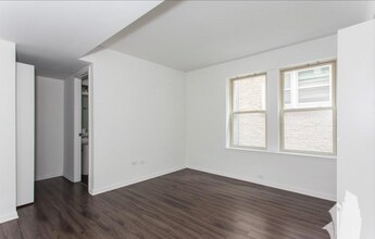901 W Carmen Ave, Unit 925 -6E in Chicago, IL - Foto de edificio - Building Photo