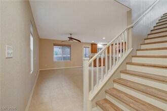 10560 Seasonable Dr in Las Vegas, NV - Building Photo - Building Photo