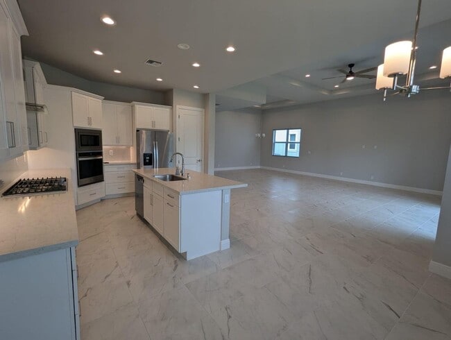 property at 9292 Crestview Cir