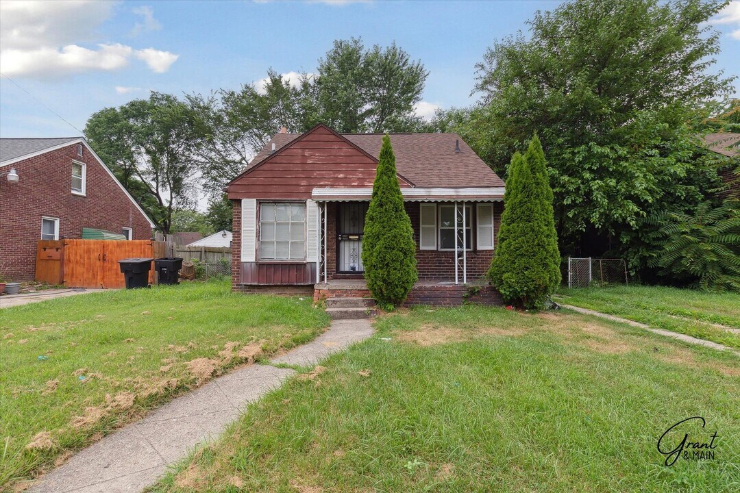 19367 Barlow St in Detroit, MI - Foto de edificio