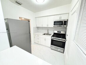 7435 Byron Ave in Miami Beach, FL - Building Photo - Building Photo